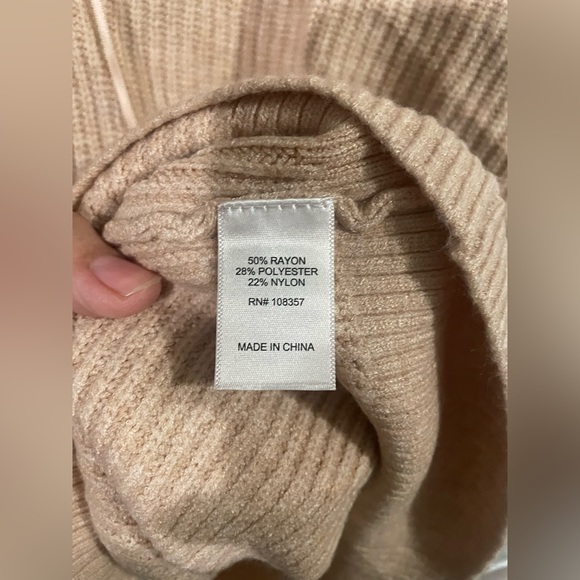Worthington Women’s V- Neck Sweater Stretch Color Sand Size XL. New w tag. - Picture 6 of 6